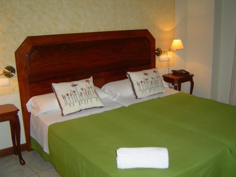 Al-andalus Hotel 2*
